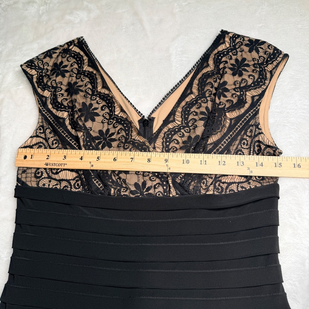 Adrianna Papell Petite Black Lace Bandage Cocktail Dress 8P Stretchy V-Neck, - Picture 8 of 9